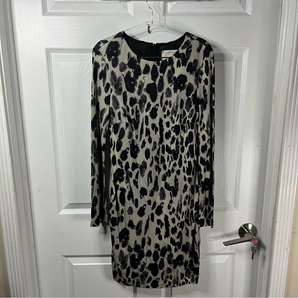 Nicole Miller Artilier Black and Cream Long Sleeve Sheath Dress Size Medium
